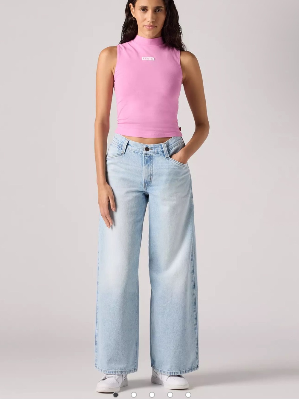 Light Wash Levi 94 Wide Leg Jeans - Women